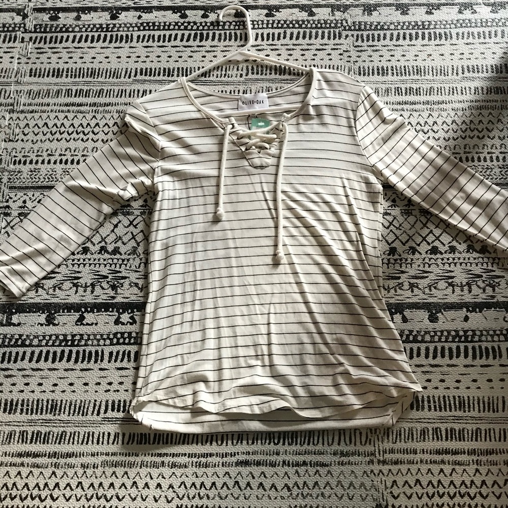 NWT olive and oak top